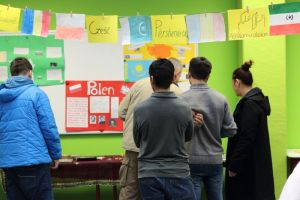 Intensivklasse mit Schülern/innen aus verschiedenen Ländern stellt sich vor