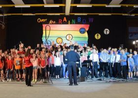 „over the RAINBOW“